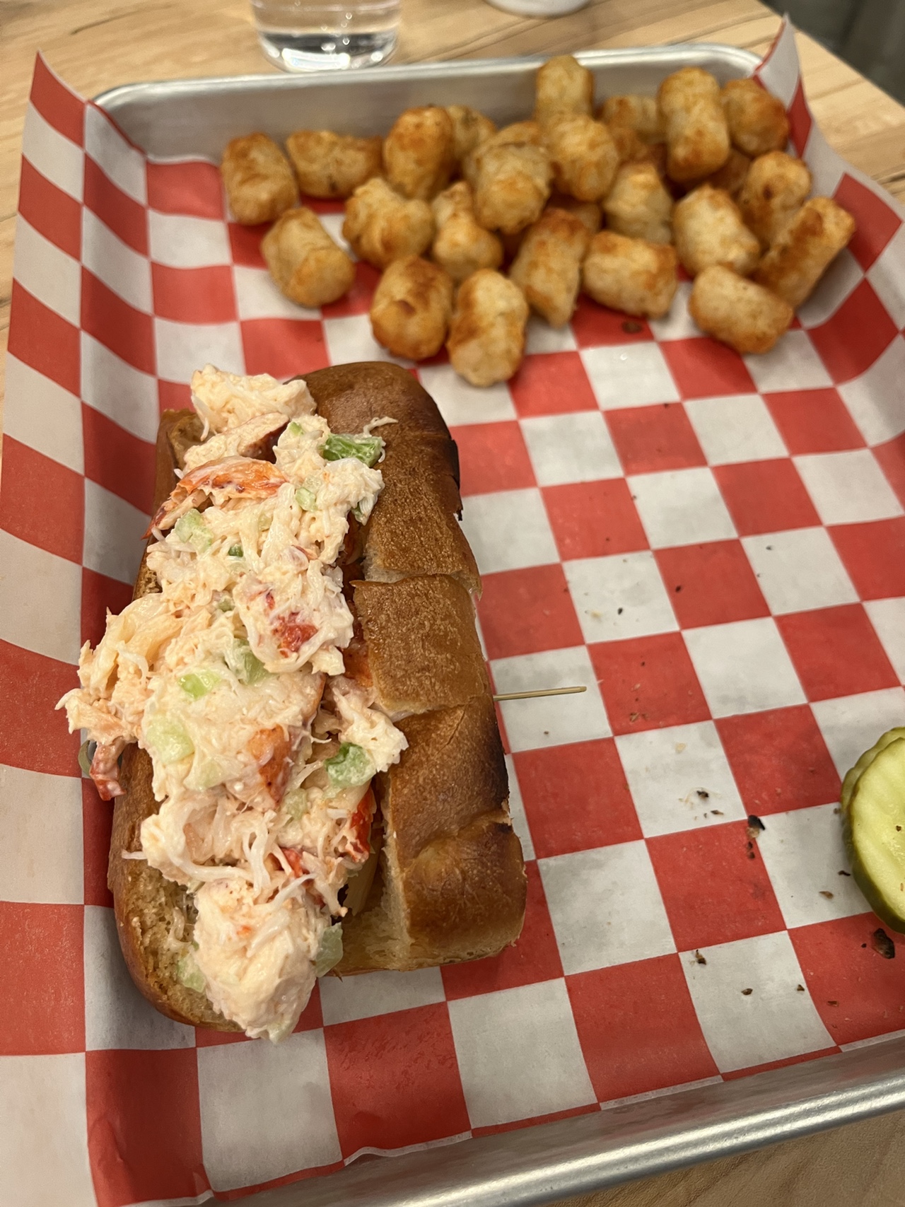 Harpoon lobster roll