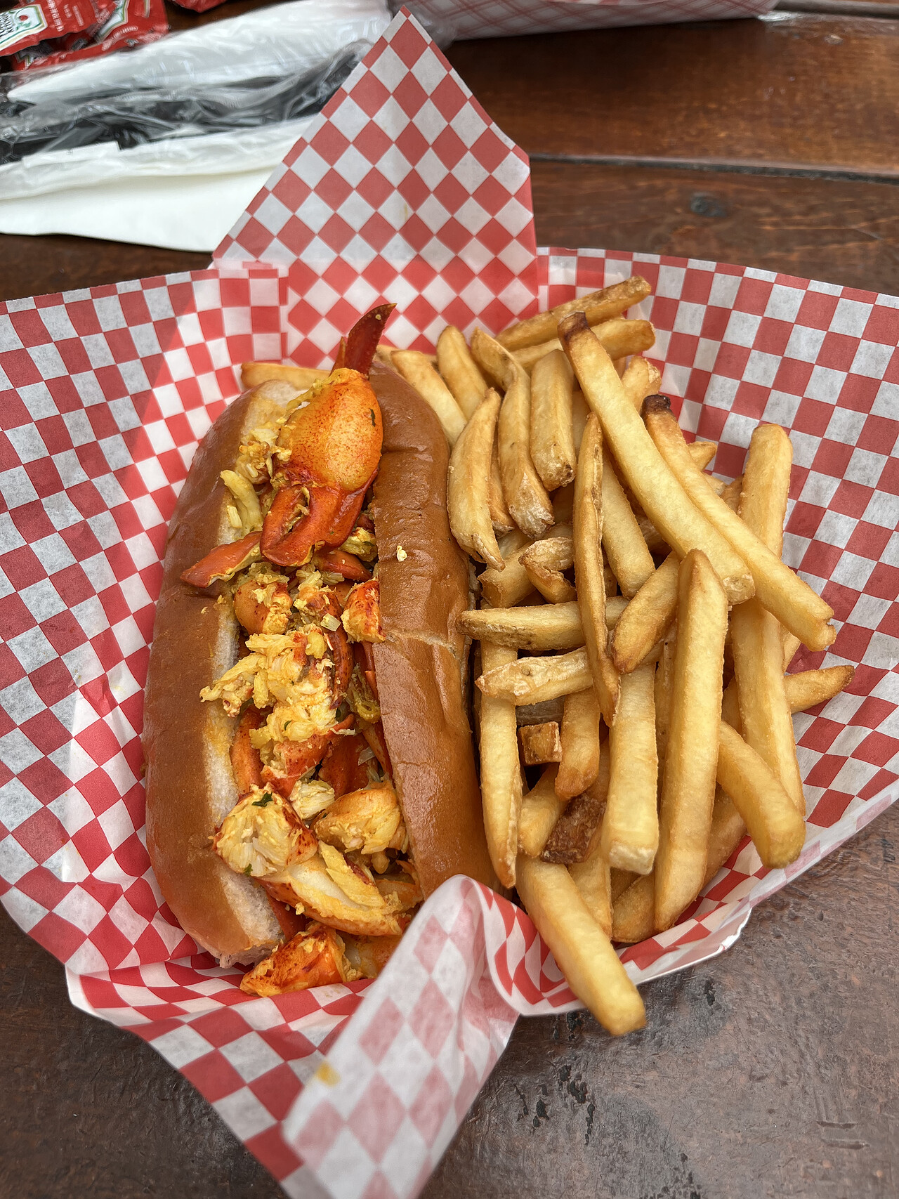 The Yankee Lobster lobster roll
